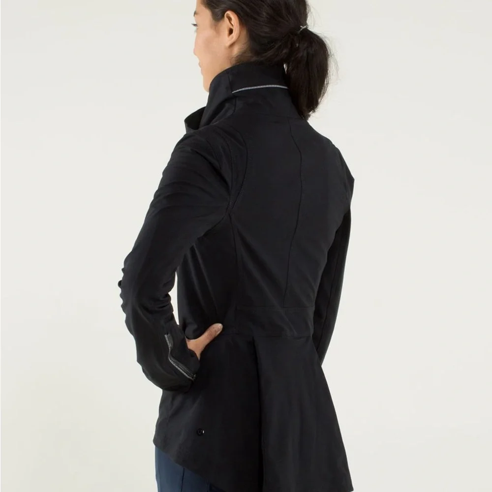 RARE Lululemon Black Urbanite Moto Asymmetrical Blazer Jacket Size 6 fantastic